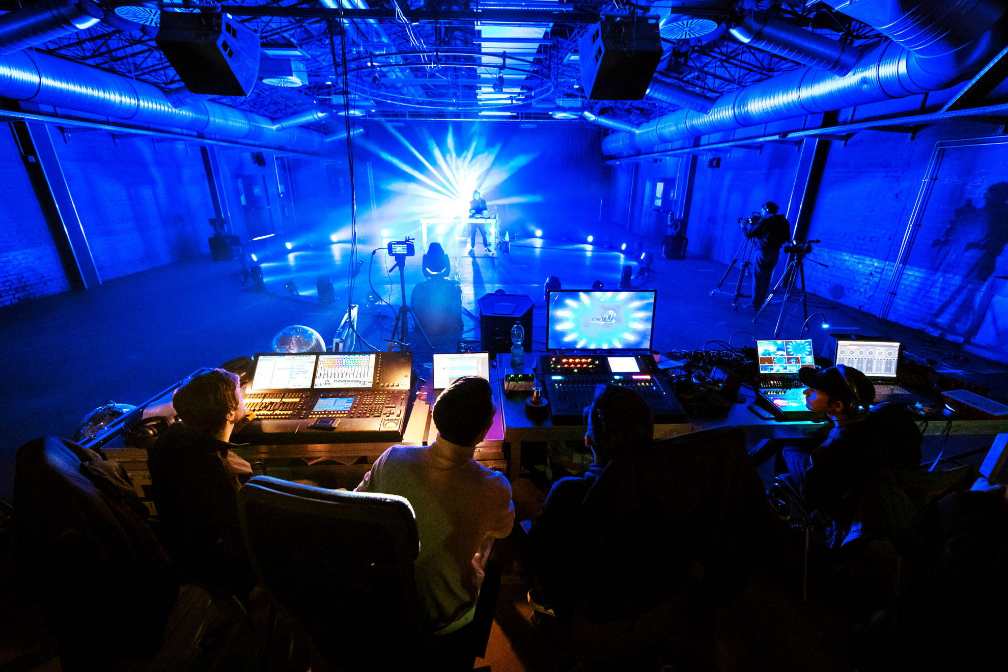 Livestream mit Licht-, Audio- und Videounterstützung
